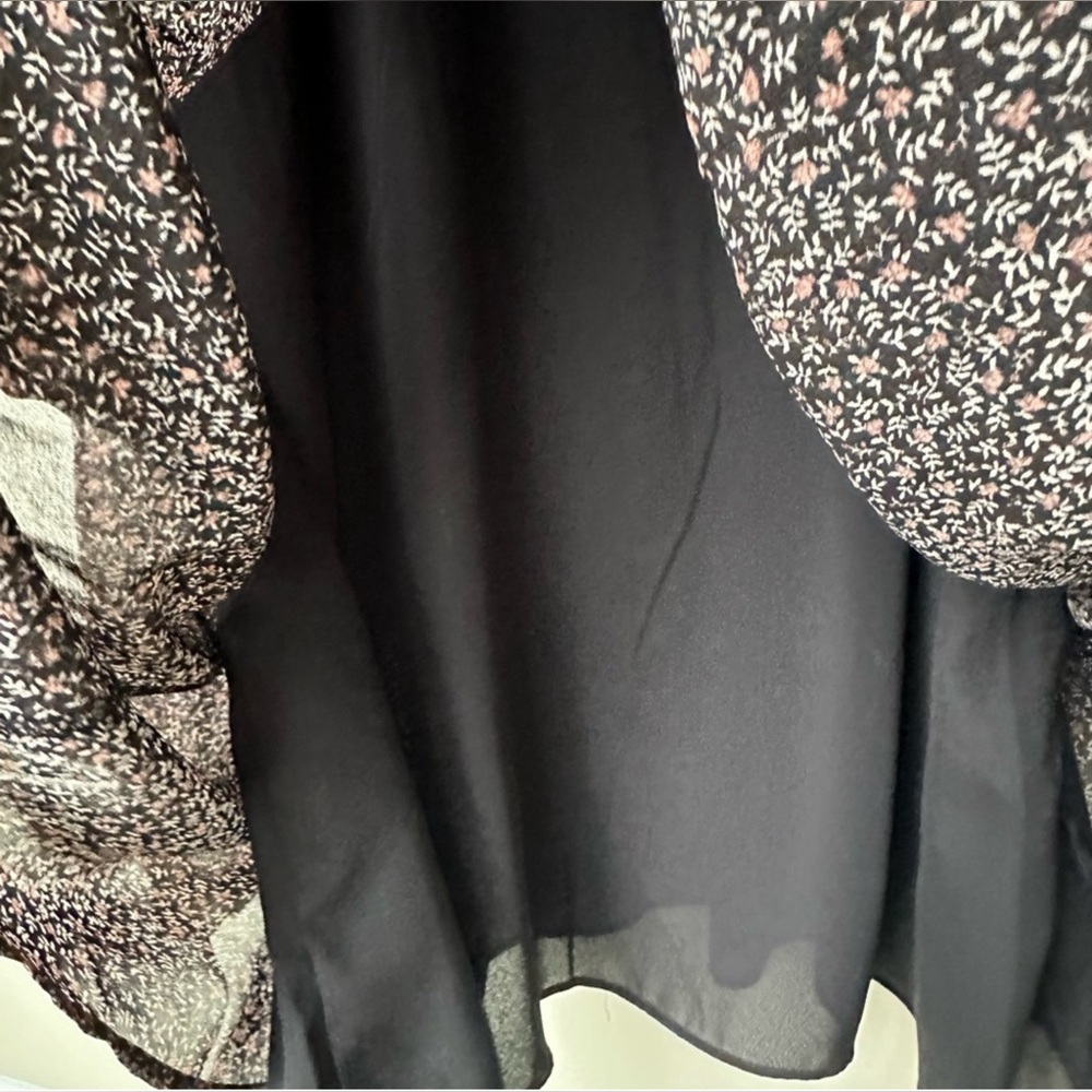 Flowy Brown flower print Blouse - Picture 6 of 10